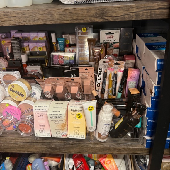 Saturday $3 & $5 Starts Beauty Show - Picture 6 of 11